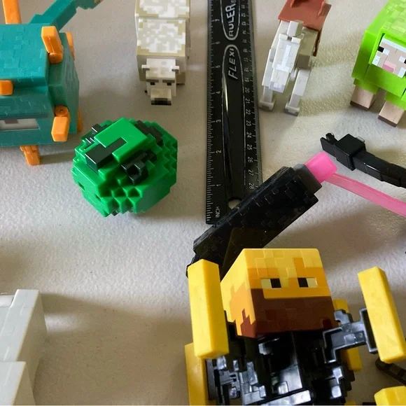Minecraft Toys Large Lot of Assorted Characters - Picture 6 of 6